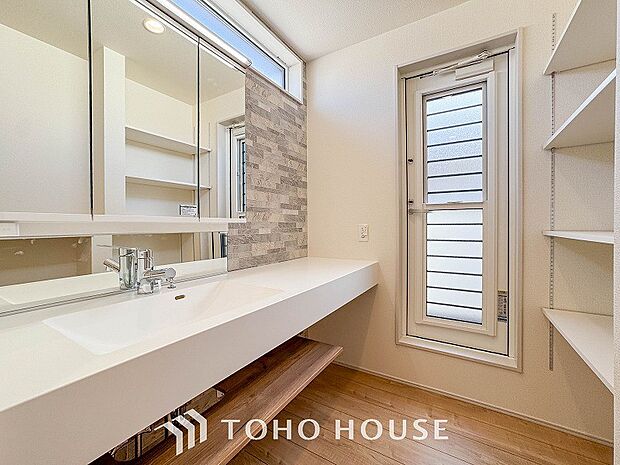 ご家族の1日が始まり、1日の終わりを締めくくる洗面空間。