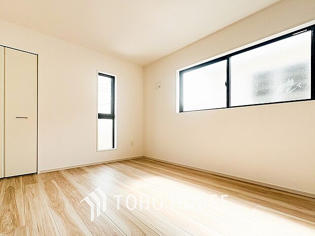 採光もアクセントの一つとして。プライベートルームにはやさしい光が射し込んでいます。