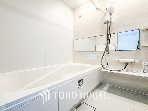 一日の疲れが癒される優雅なバスタイムを堪能できるゆとりあるバスルームです。