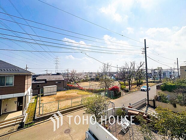 開放的で気持ちの良い眺望と青い空を満喫できます。