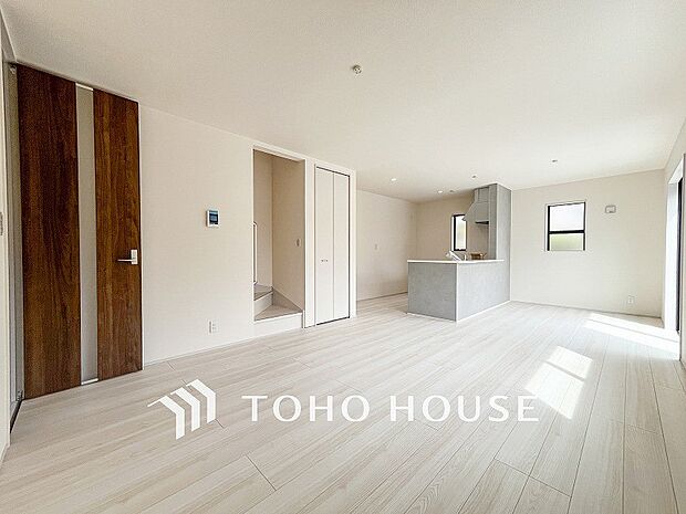 生活の中心となるLDKは対面キッチンタイプのゆったりサイズ。