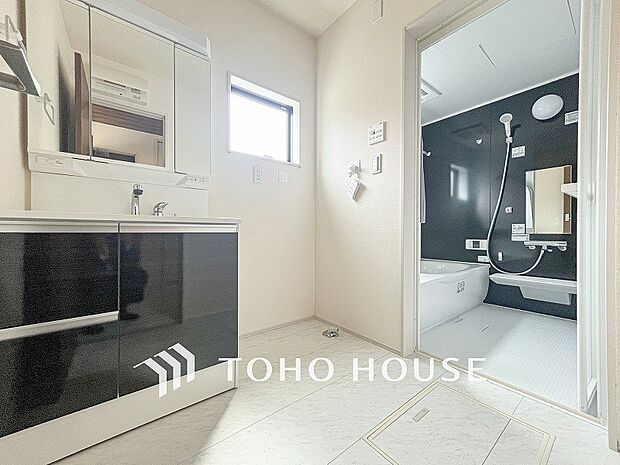 ご家族の1日が始まり、1日の終わりを締めくくる洗面空間。