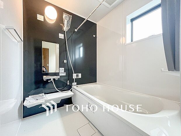 一日の疲れが癒される優雅なバスタイムを堪能できるゆとりあるバスルームです。