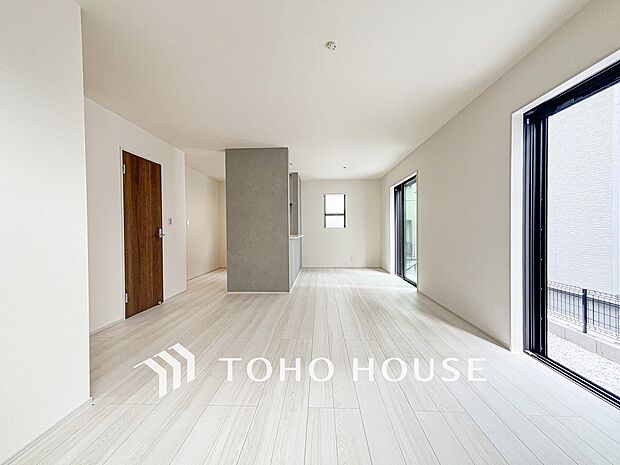 ここにはみんなが集い、食事と楽しい会話が始まるスペース。