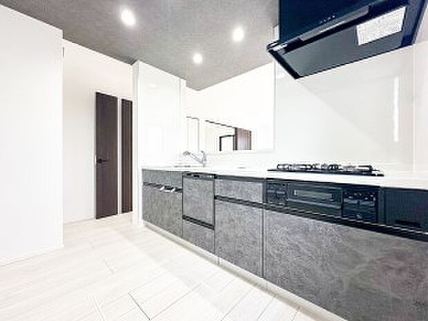 家族の健康を支えるキッチン。毎日使う場所だから気持よく使えて、居心地の良い空間に。