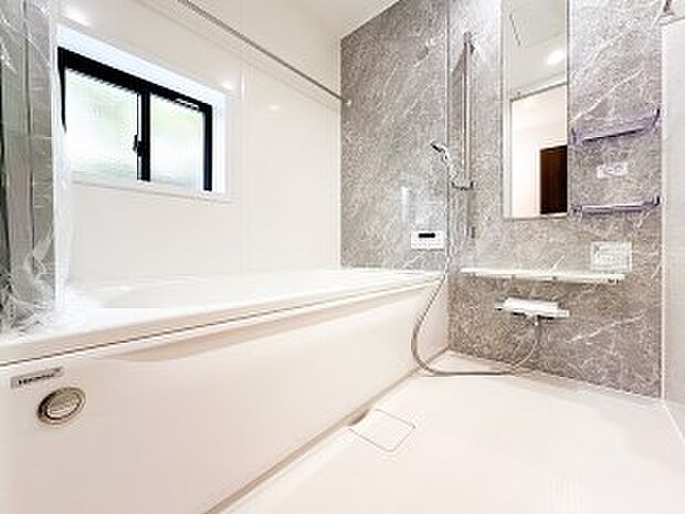 一日の疲れが癒される優雅なバスタイムを堪能できるゆとりあるバスルームです。