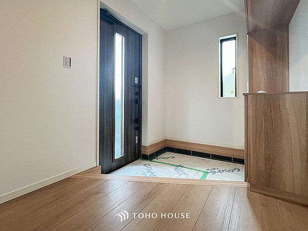 居住者の帰り、訪れる方を優しく迎えてくれる玄関です。