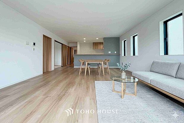 ご家族やお客様との時間など、多くの時を刻む空間。何気なく過ぎる時でさえも上質なひと時となる快適な空間を目指して。