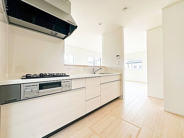 対面キッチンでリビングのご家族と会話を楽しみながらお料理できます。