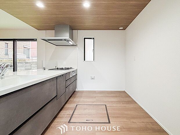 料理をしながらご家族との会話を楽しめる対面キッチン。