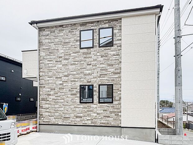 閑静な住宅街の一角、ひと時のくつろぎが生まれ、ゆっくりと愛着が育まれていきます。