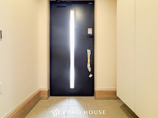 居住者の帰り、訪れる方を優しく迎えてくれる玄関です。