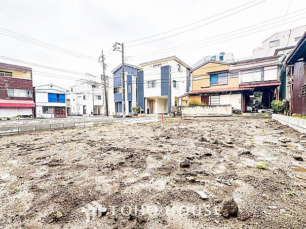 閑静な住宅街の陽当りに恵まれた土地で寛ぎに満ちた生活を。