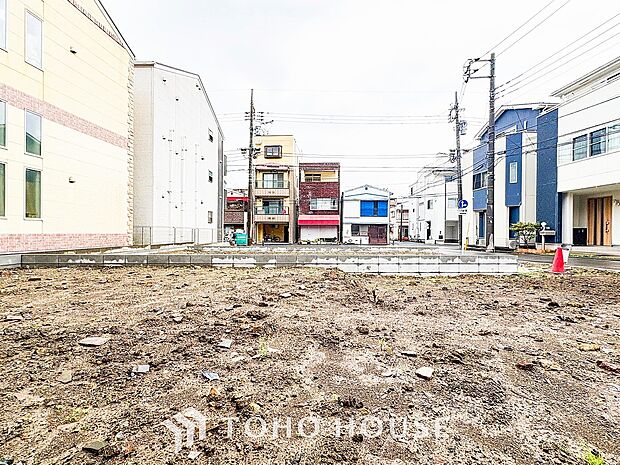 閑静な住宅街の陽当りに恵まれた土地。たくさんの想いが美しいカタチに彩られます。