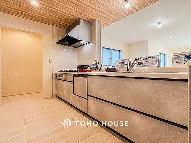 家族の健康を支えるキッチン。毎日使う場所だから気持よく使えて、居心地の良い空間に。