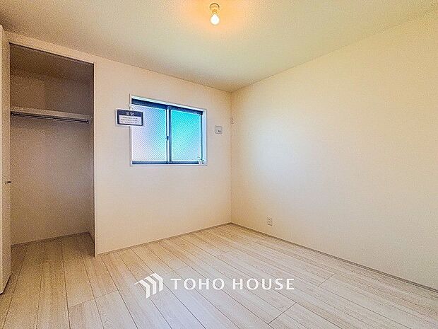 1日の疲れを癒し、心地よく寛げるようゆったりとした広さを確保しています。