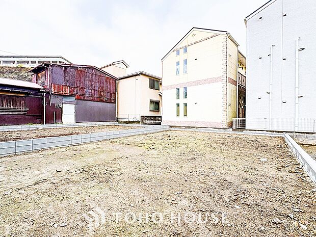 閑静な住宅街の陽当りに恵まれた土地で寛ぎに満ちた生活を。