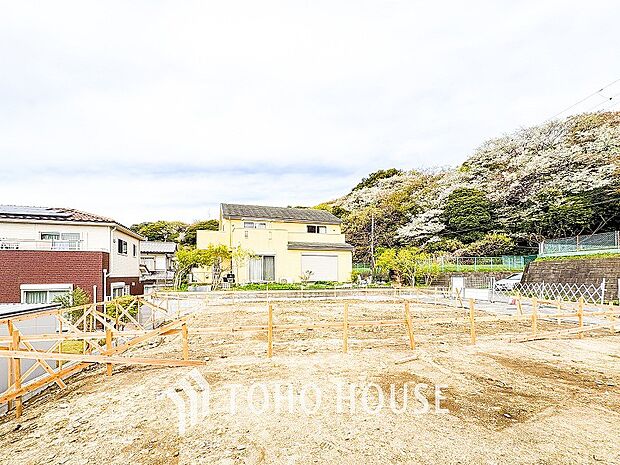 閑静な住宅地で小さなお子様がいるご家族にも安心な住環境が魅力です。