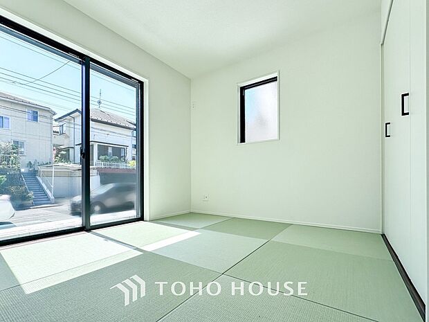 来客時や一息つきたいときなどに利用できる用途多様な空間です。