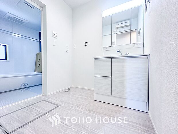 ご家族の1日が始まり、1日の終わりを締めくくる洗面空間。