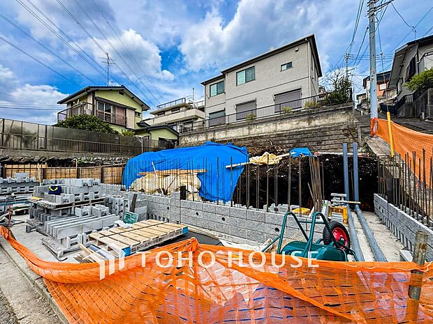風を感じ青い空から太陽の恵みを感じるロケーション。