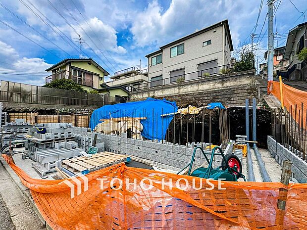 表現された空間は豊かな光と風を纏い、暮らしの時間を豊かにしてくれます。