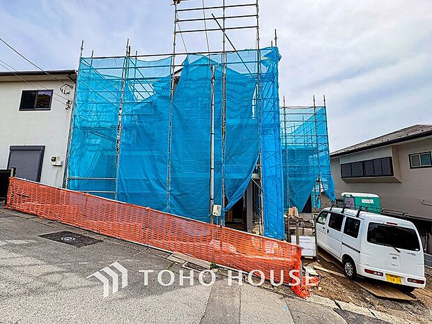 閑静な住宅街の一角、ひと時のくつろぎが生まれ、ゆっくりと愛着が育まれていきます。