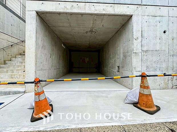 大切なお車を雨や風から守ってくれる地下車庫付です。