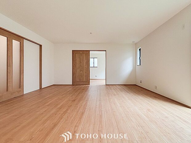 落ち着いた雰囲気に包まれた伸びやかな空間で、ゆったりと家族団らんの時間を過ごせます。