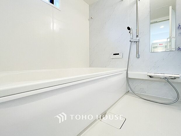 一日の疲れが癒される優雅なバスタイムを堪能できるゆとりあるバスルームです。