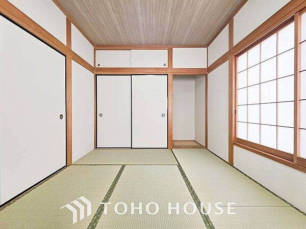 来客時や一息つきたいときなどに利用できる用途多様な空間です。