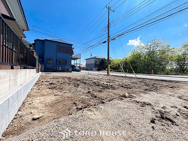 閑静な住宅街の一角、ひと時のくつろぎが生まれ、ゆっくりと愛着が育まれていきます。