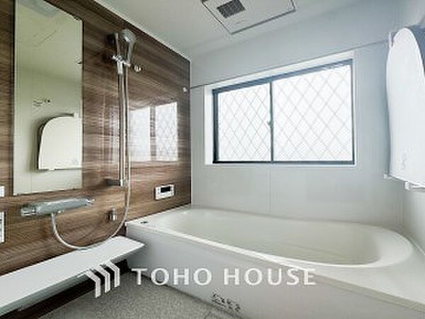 一日の疲れが癒される優雅なバスタイムを堪能できるゆとりあるバスルームです。