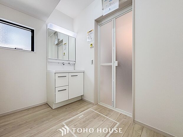 清潔感のあるプライベート空間は、身だしなみチェックや肌のお手入れに最適です。