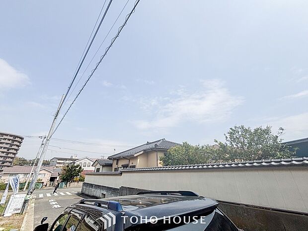 開放的で気持ちの良い眺望と青い空を満喫できます。