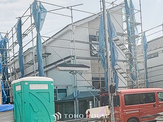 閑静な住宅街の一角、ひと時のくつろぎが生まれ、ゆっくりと愛着が育まれていきます。
