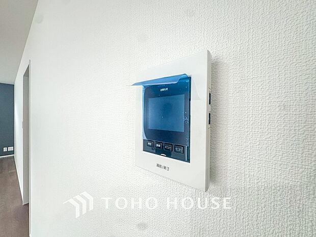 誰が来てもわかる様にモニター付きインターホンを設置。