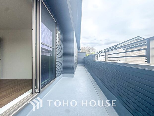お部屋にも爽やかな風と暖かく柔らかな日差しが差し込み、毎日の暮らしを豊かに彩ります。