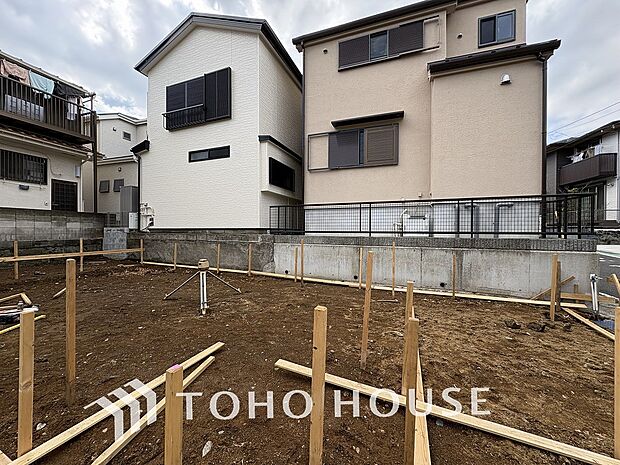 閑静な住宅街の陽当りに恵まれた土地で寛ぎに満ちた生活を。