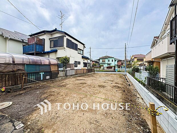 閑静な住宅街の陽当りに恵まれた土地で寛ぎに満ちた生活を。