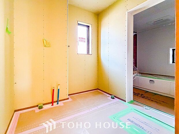 清潔感のあるプライベート空間は、身だしなみチェックや肌のお手入れに最適です。