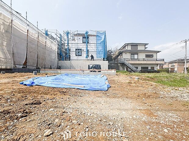 カースペースはお車2台分のゆとりある広さがあります。