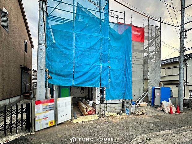 閑静な住宅街の陽当りに恵まれた土地。たくさんの想いが美しいカタチに彩られます。