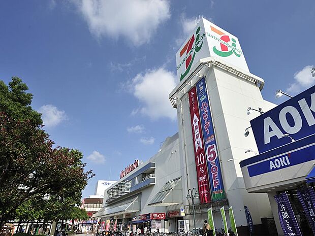 上永谷駅前にある、ご存知の全国チェーンの大型商業施設。お仕事やお出かけの帰りのお買い物にも便利。