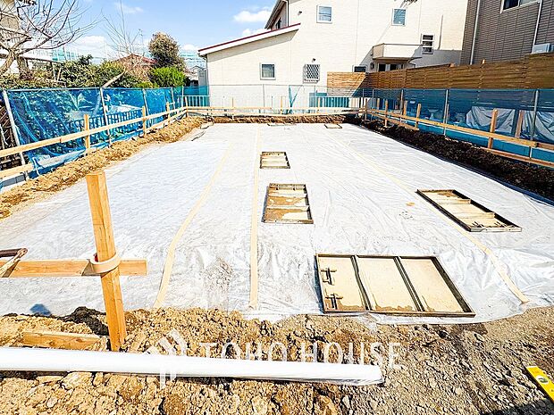 閑静な住宅街の一角、ひと時のくつろぎが生まれ、ゆっくりと愛着が育まれていきます。