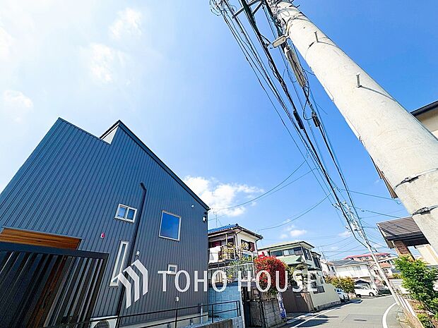 開放的で気持ちの良い眺望と青い空を満喫できます。