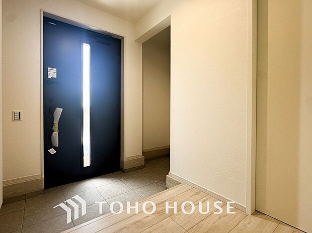 居住者の帰り、訪れる方を優しく迎えてくれる玄関です。