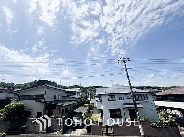 開放的で気持ちの良い眺望と青い空を満喫できます。