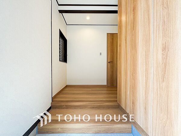 居住者の帰り、訪れる方を優しく迎えてくれる玄関です。