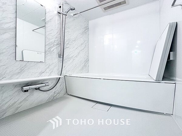 一日の疲れが癒される優雅なバスタイムを堪能できるゆとりあるバスルームです。